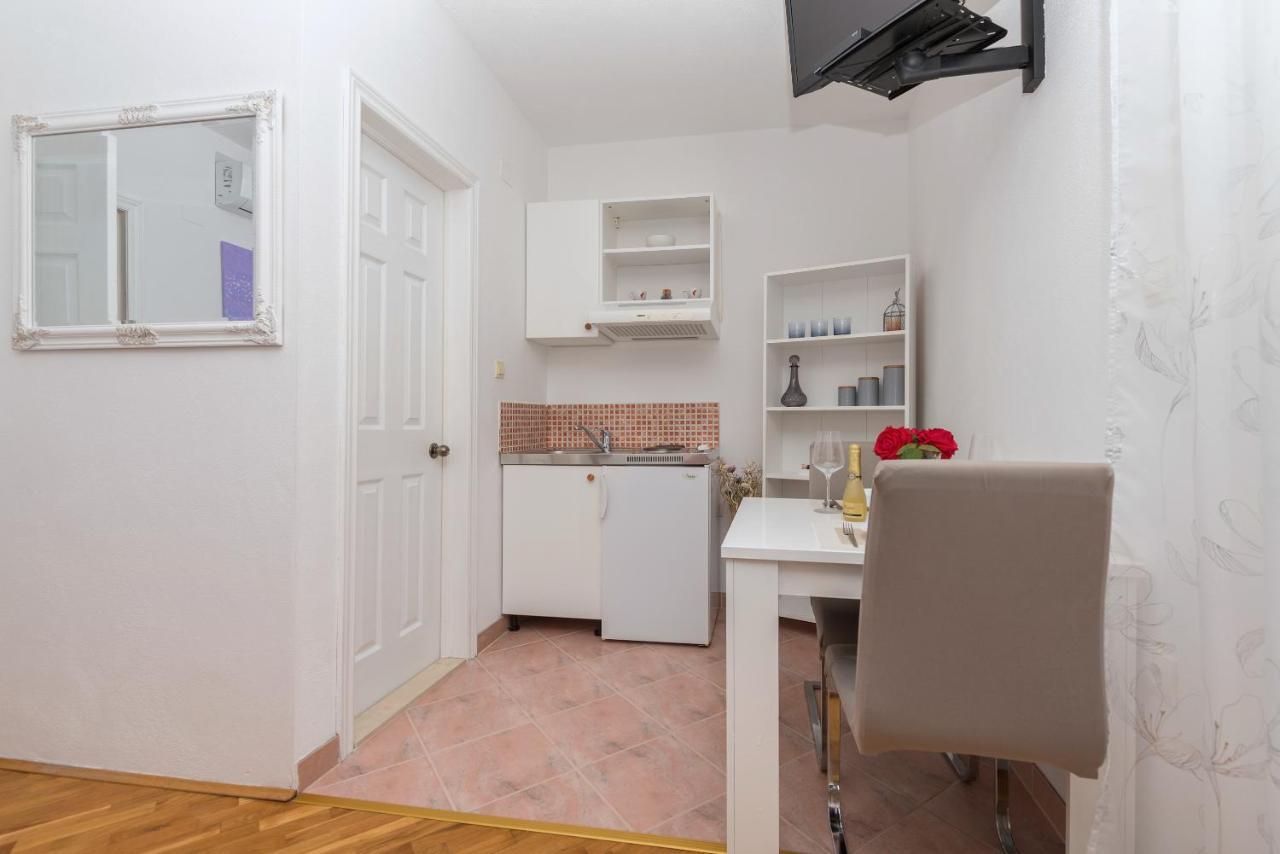 Skiljini Dvori - Studio-Apartman 1 Макарска Экстерьер фото