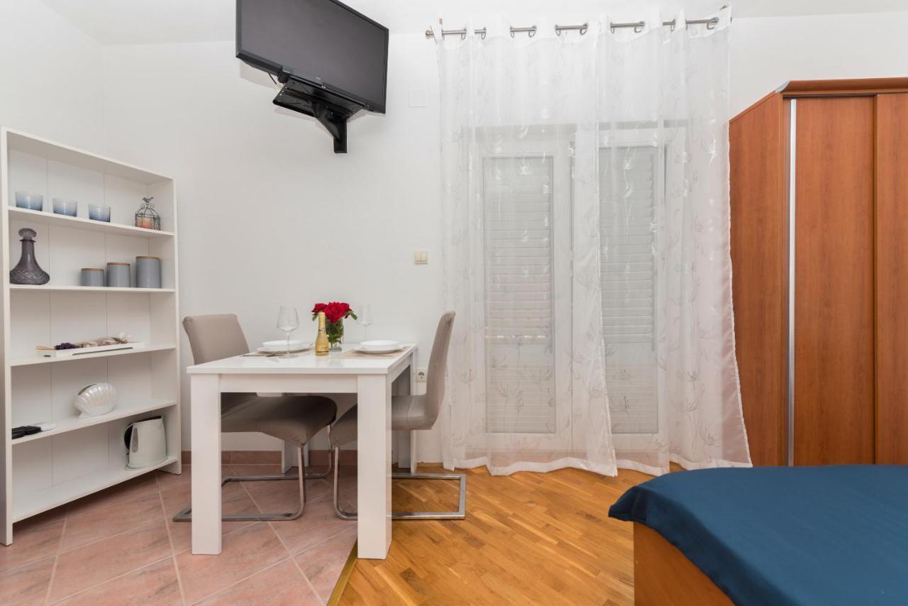 Skiljini Dvori - Studio-Apartman 1 Макарска Экстерьер фото